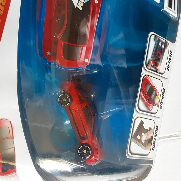 Mattel Hot Wheels RC Stealth Rides Red T5276 2010 Factory Sealed NEW - Picture 3 of 6